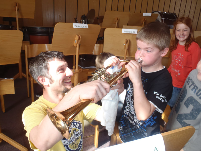 Besuch der Volksschule im Musikheim 2012